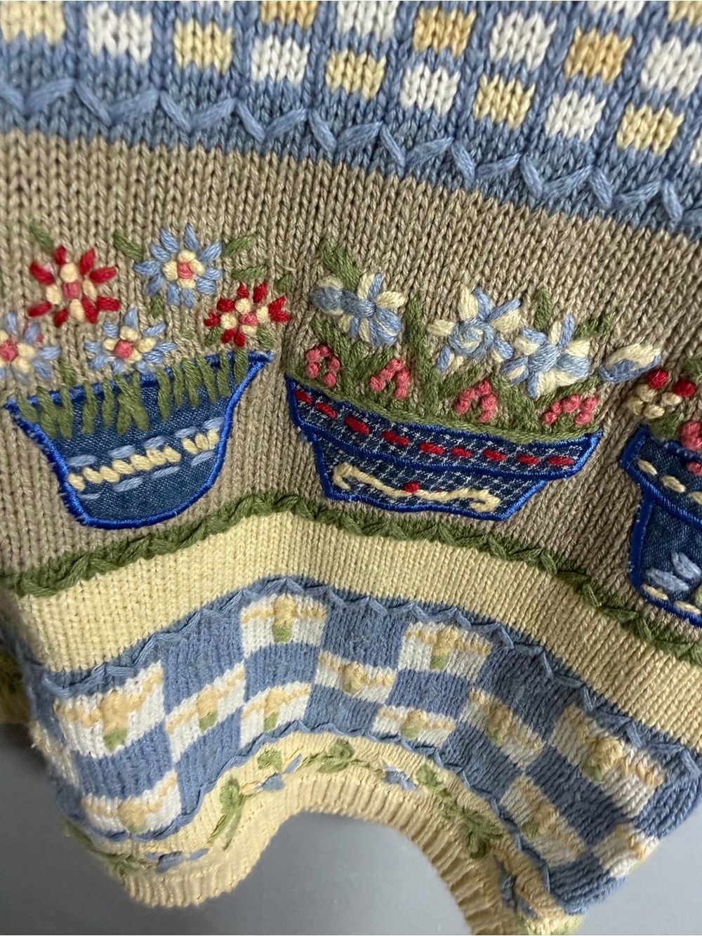 Koret Cream & Blue Embroidered Knit Cottage Patterned V-Neck Sweater Vest - Picture 6 of 7